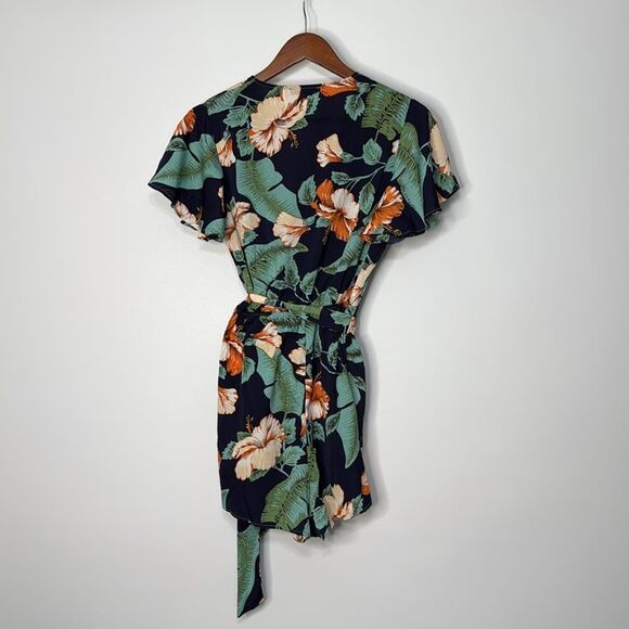 SHEIN Palm Leaf Print Surplice Romper Size Small - Picture 8 of 10